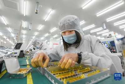 靠譜服務(wù)、技術(shù)推銷、標(biāo)準(zhǔn)開路 一家光通信企業(yè)的“出海秘籍”